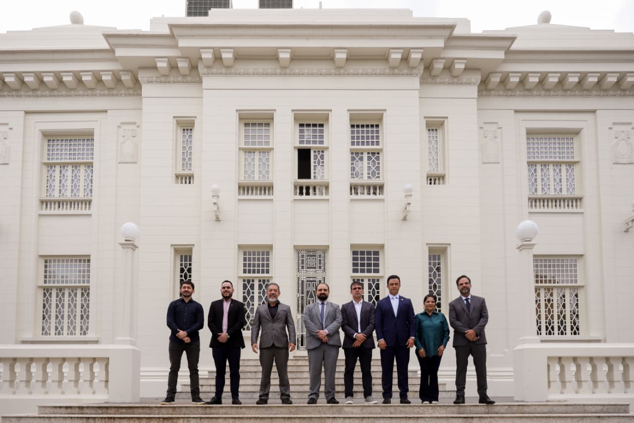 visita-ao-palacio-rio-branco-integra-programacao-dos-49-anos-da-pge-e-valoriza-a-historia-do-acre