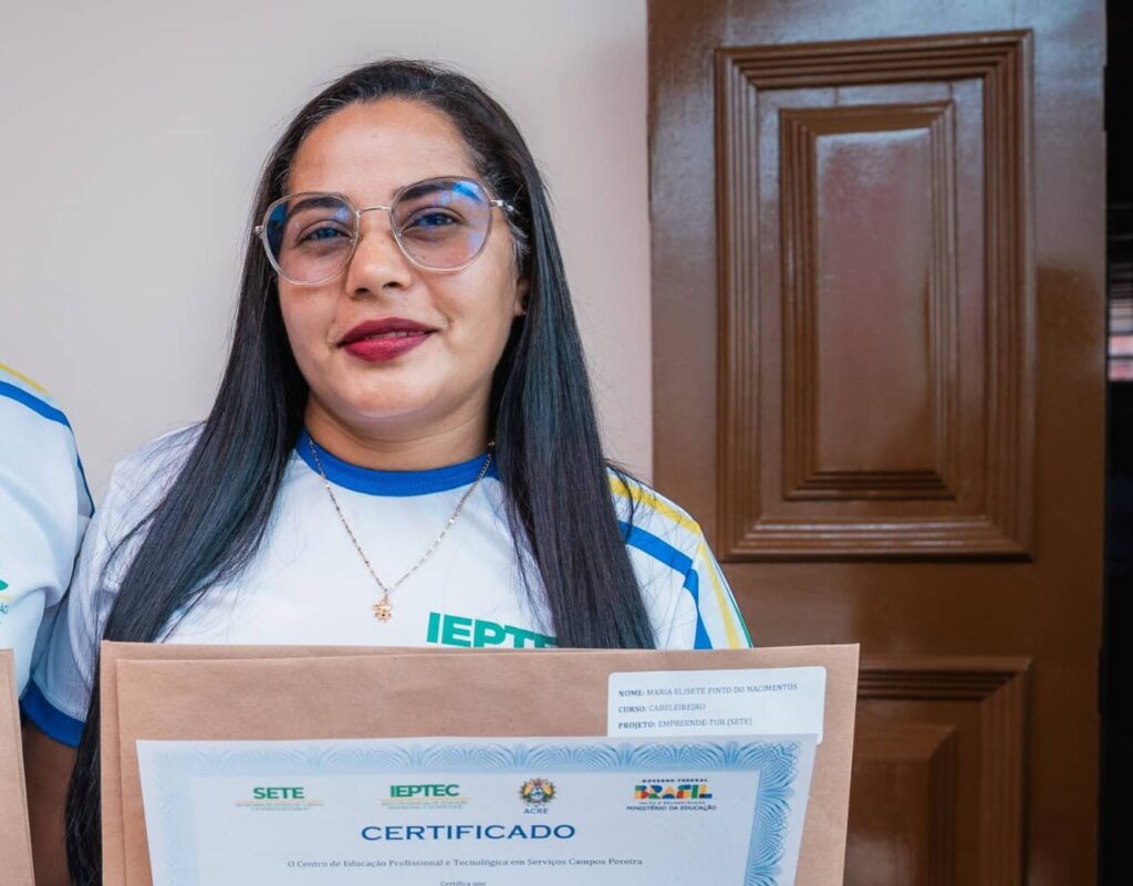 governo-certifica-formandos-de-sete-cursos-profissionalizantes