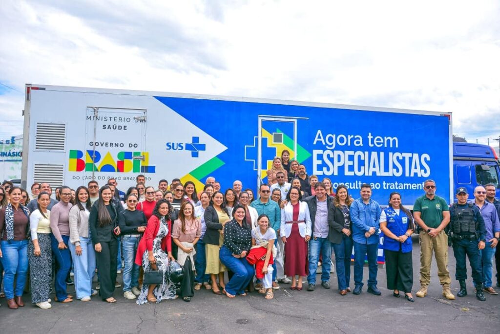 com-apoio-do-governo,-carreta-de-saude-da-mulher-realiza-atendimentos-especializados-em-cruzeiro-do-sul