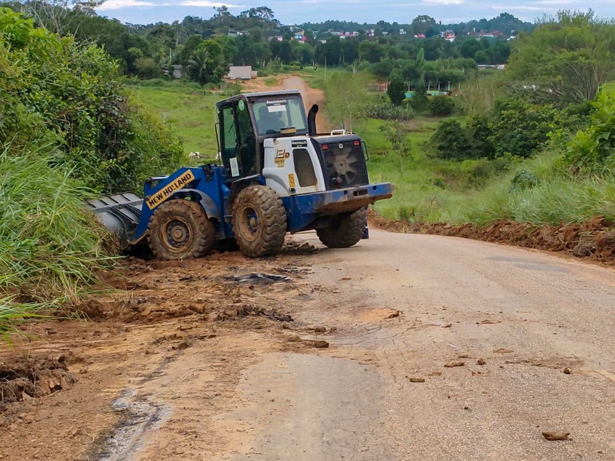 governo-do-acre-trabalha-para-melhorar-o-acesso-de-moradores-no-ramal-do-13,-em-brasileia