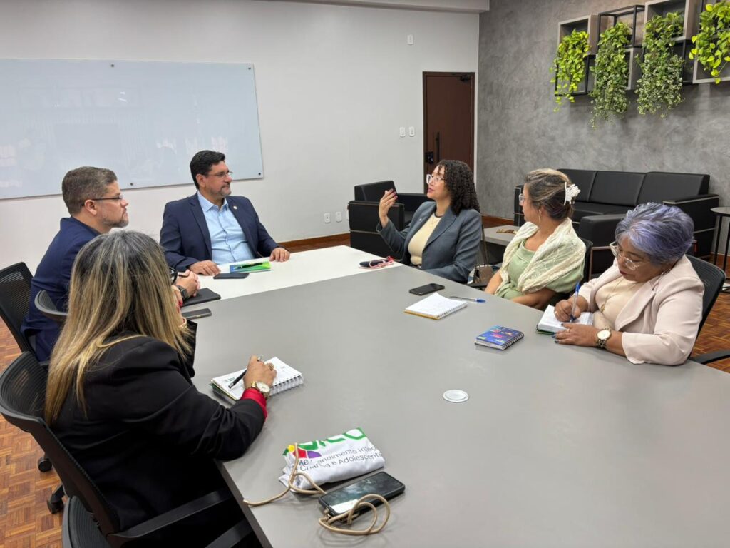 educacao-se-reune-com-equipe-do-mec-para-definir-estrategias-de-reconstrucao-da-comunidade-escolar-no-acre