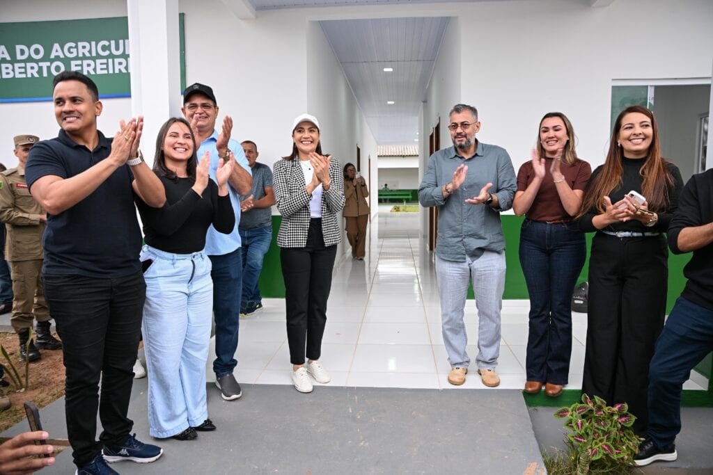 em-sena-madureira,-governadora-entrega-reforma-da-casa-do-produtor-e-reafirma-apoio-a-agricultura-familiar