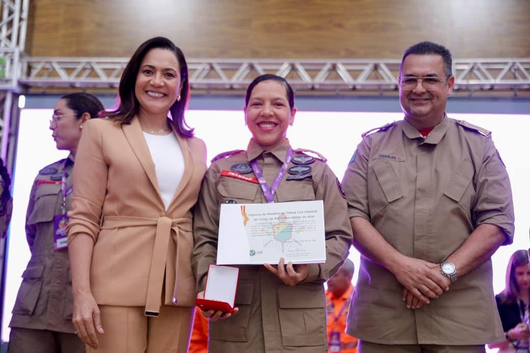 governadora-mailza-assis-reforca-protagonismo-feminino-nas-corporacoes-durante-encontro-nacional-de-bombeiras-militares-no-acre