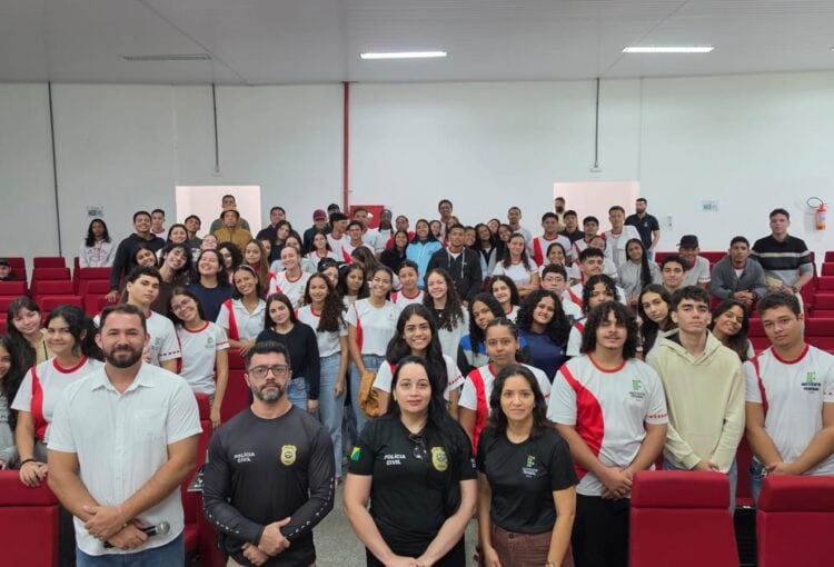 policia-civil-promove-palestra-sobre-violencia-domestica,-crimes-sexuais-e-prevencao-ao-bullying-para-estudantes-do-ifac-em-cruzeiro-do-sul