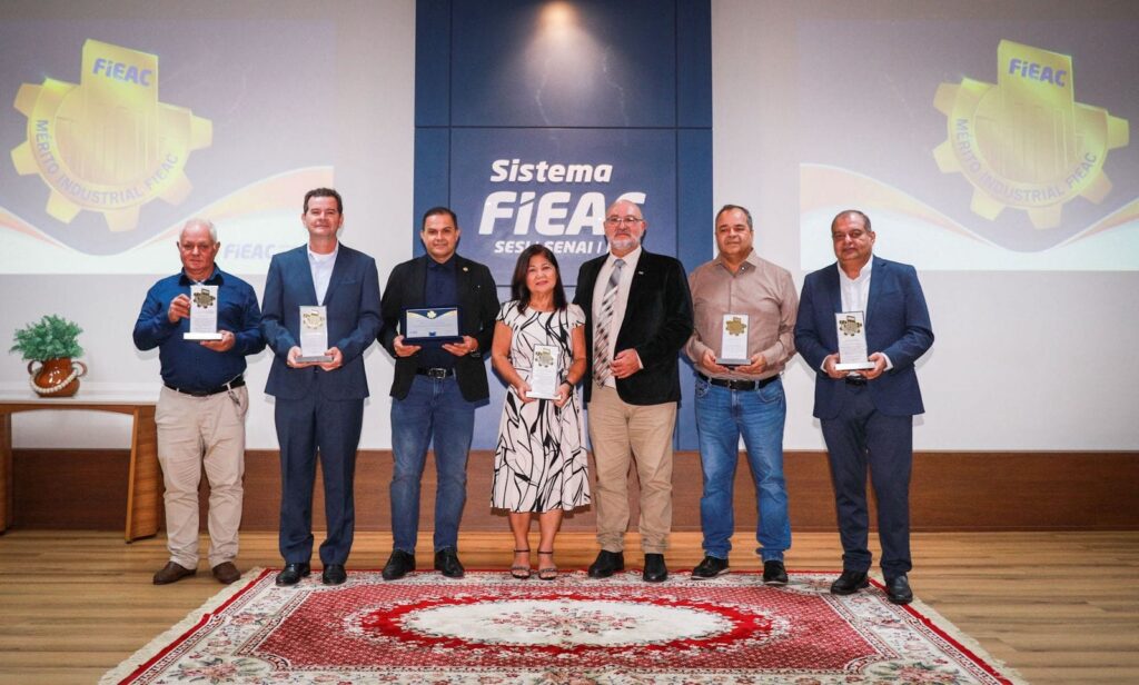 governo-recebe-homenagem-da-fieac-por-acoes-de-fortalecimento-da-industria-e-desenvolvimento-economico