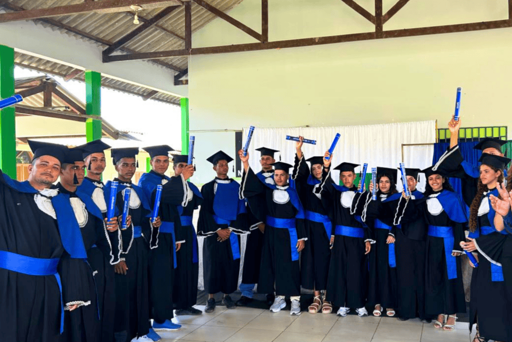 governo-do-acre-entrega-94-diplomas-e-certificados-para-estudantes-do-ieptec,-em-rodrigues-alves