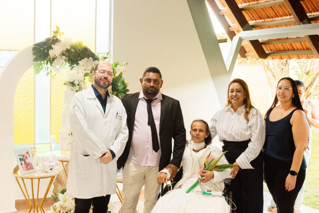 unacon-realiza-sonho-de-paciente-em-cuidados-paliativos-e-transforma-capela-hospitalar-em-cenario-para-casamento
