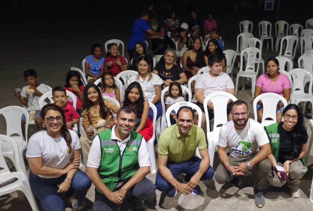 acre-pela-vida-realiza-sessao-de-cinema-para-criancas-e-adolescentes-em-marechal-thaumaturgo