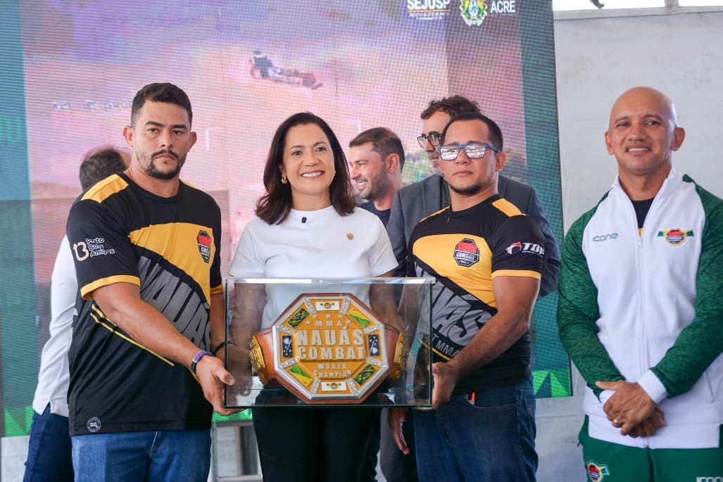 durante-agenda-em-cruzeiro-do-sul,-governadora-mailza-assis-recebe-homenagem-e-destaca-incentivo-ao-esporte