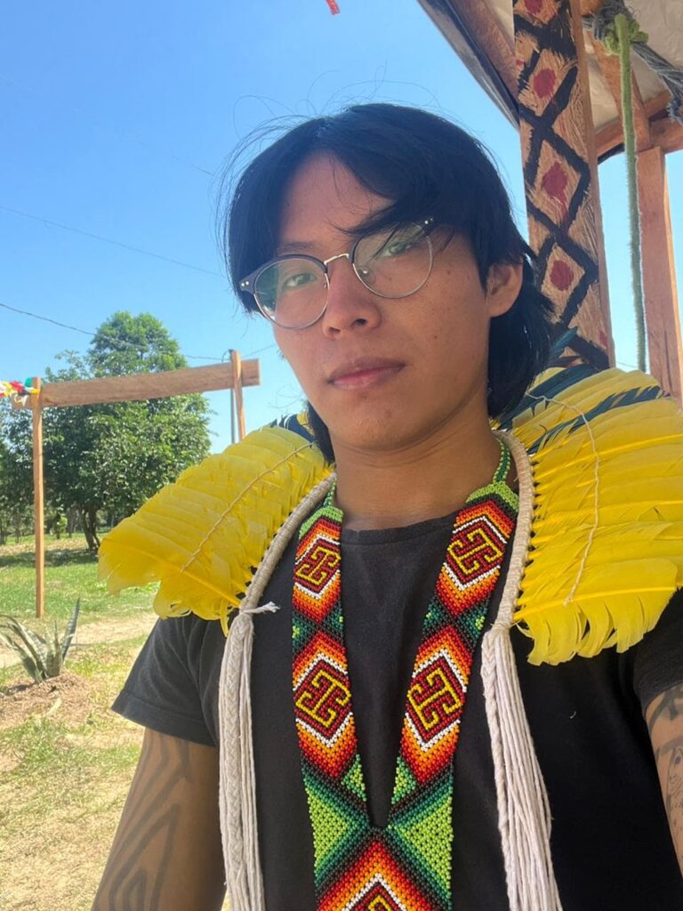 ‘nao-falo-so-como-docente,-falo-como-sujeito-huni-kui’,-indigena-chega-a-sala-de-aula-como-professor-do-ifac