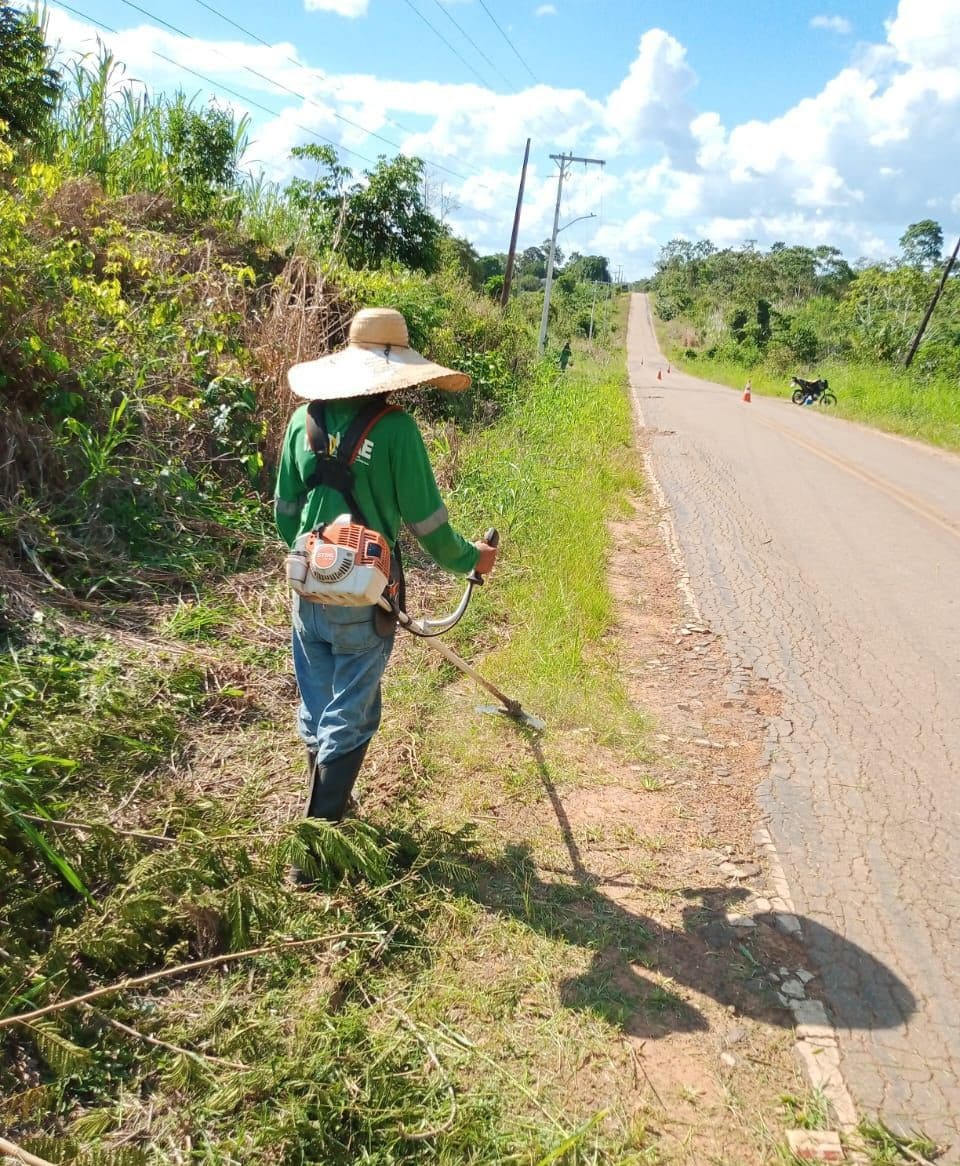 deracre-intensifica-rocagem-nas-rodovias-ac-40,-ac-445-e-ac-10-durante-a-operacao-verao