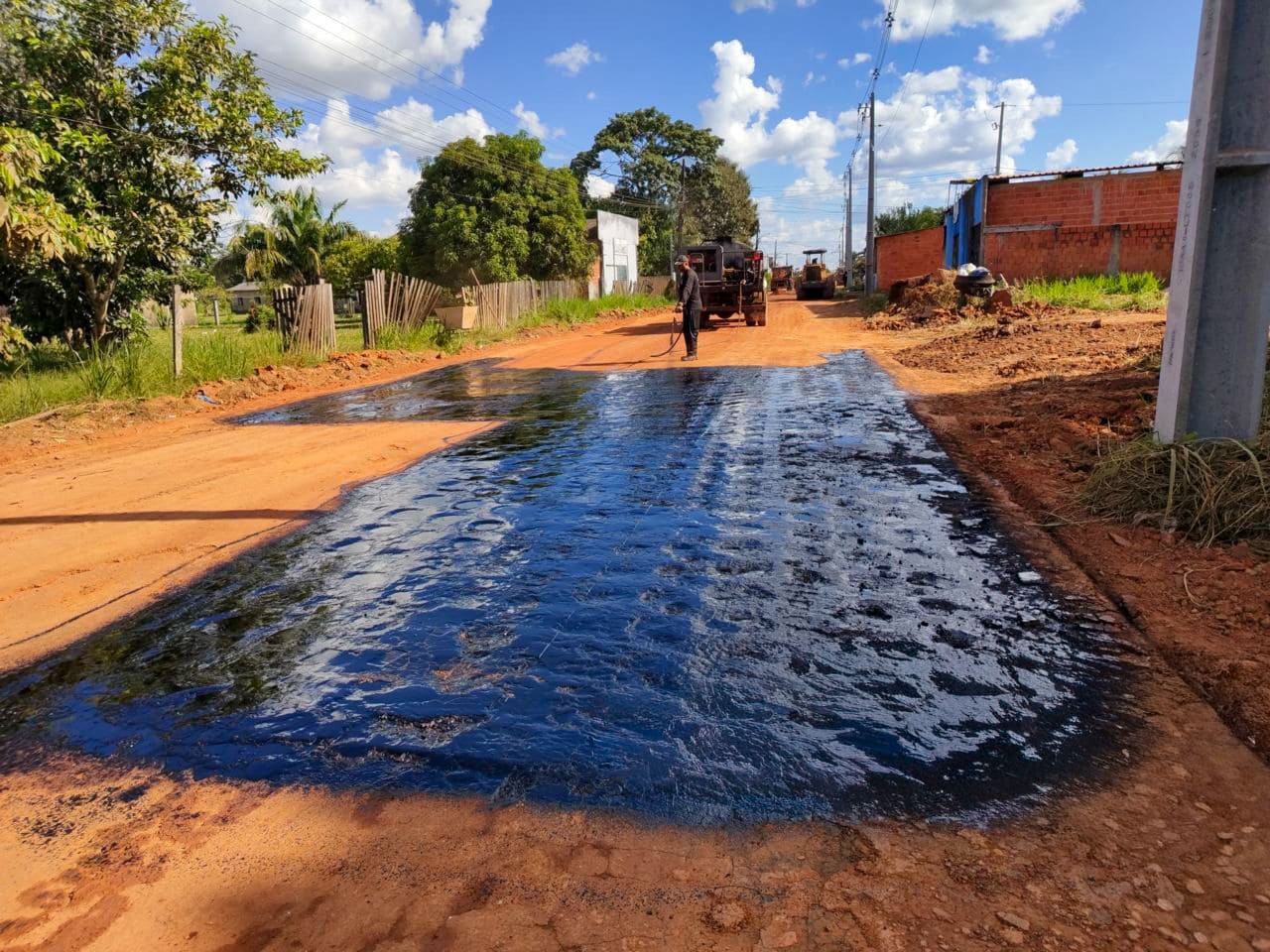 com-investimentos-do-governo,-deracre-leva-asfalto,-drenagem-e-sinalizacao-ao-ramal-belo-jardim-em-rio-branco