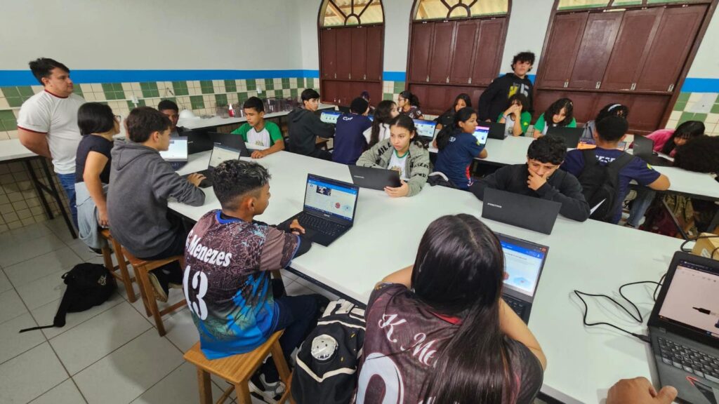 educacao-do-acre-realiza-minicurso-de-robotica-na-escola-sebastiao-pedrosa