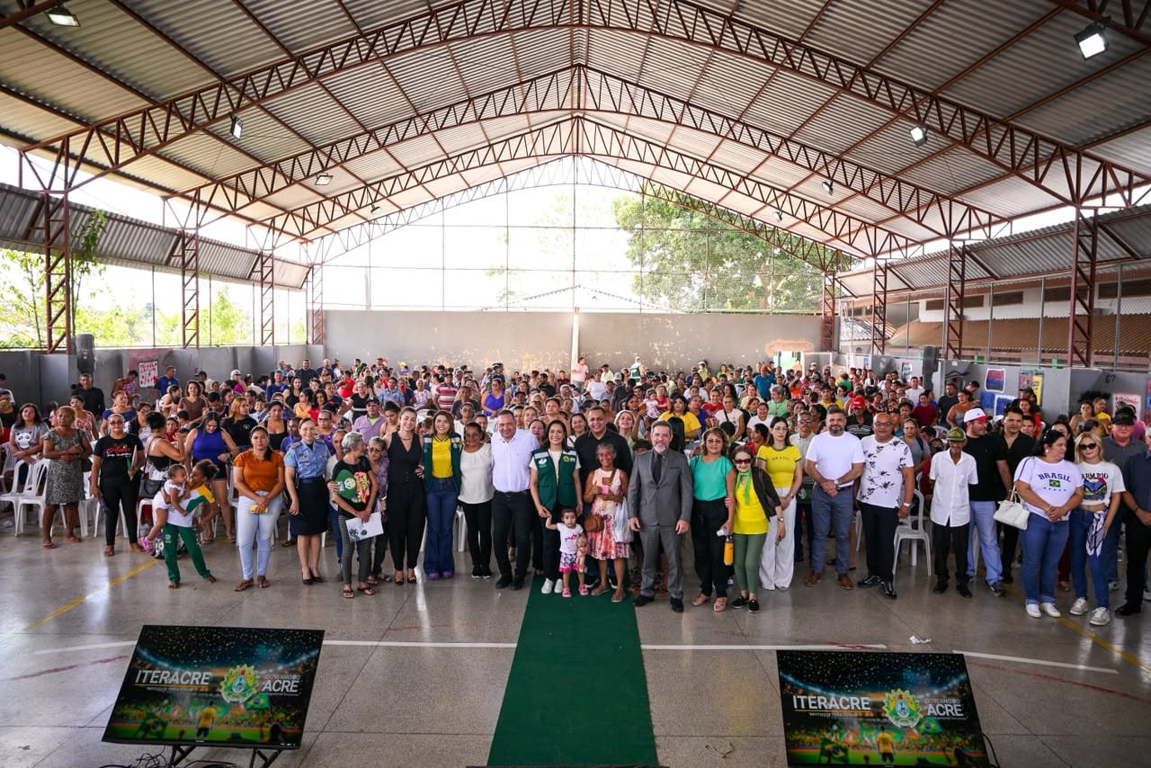 com-a-entrega-de-247-titulos-de-terra,-governadora-lanca-o-programa-reforma-lar,-que-vai-beneficiar-mil-familias-no-acre