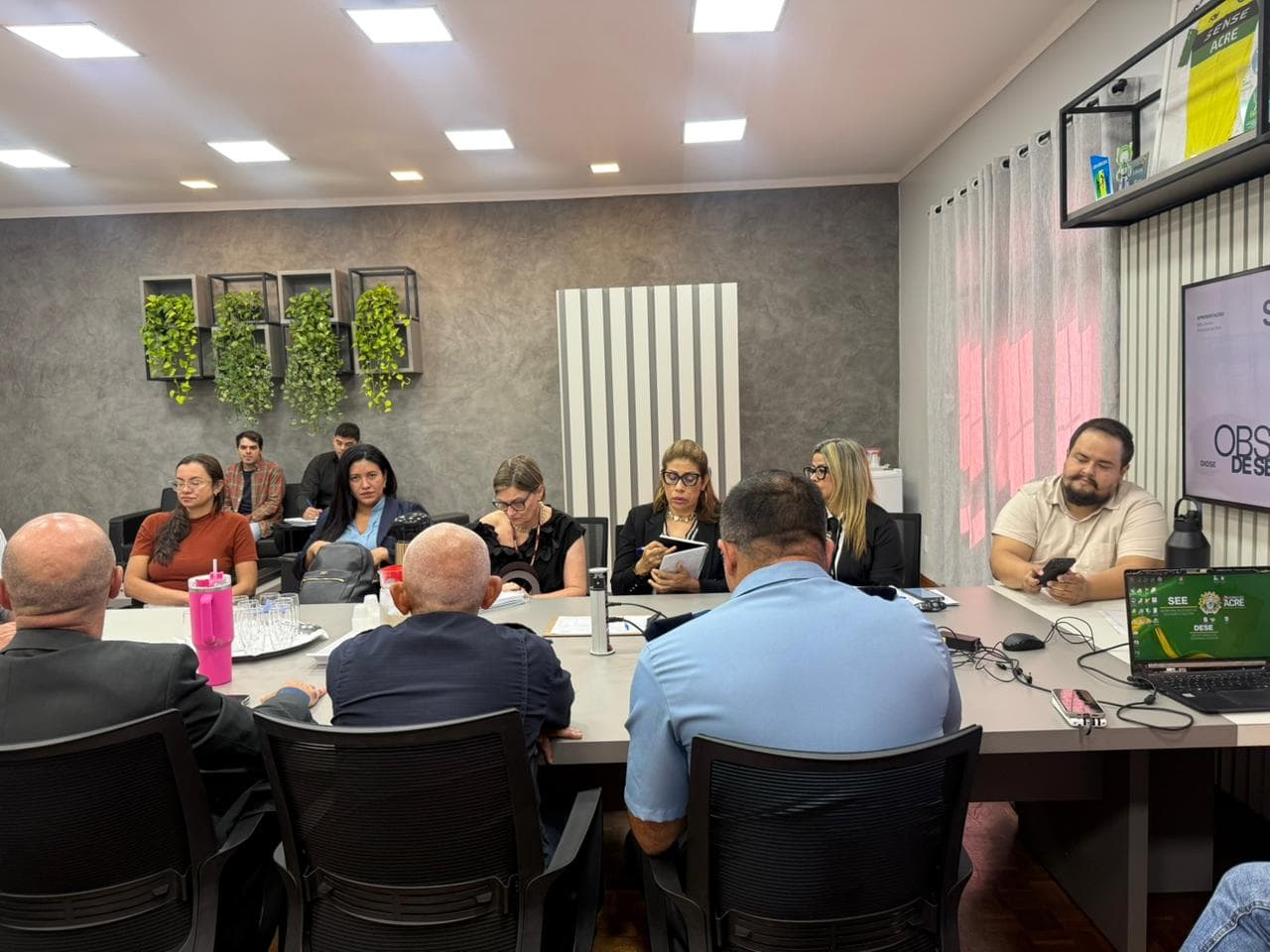 educacao-reune-orgaos-da-rede-de-protecao-para-fortalecer-seguranca-e-atendimento-a-estudantes