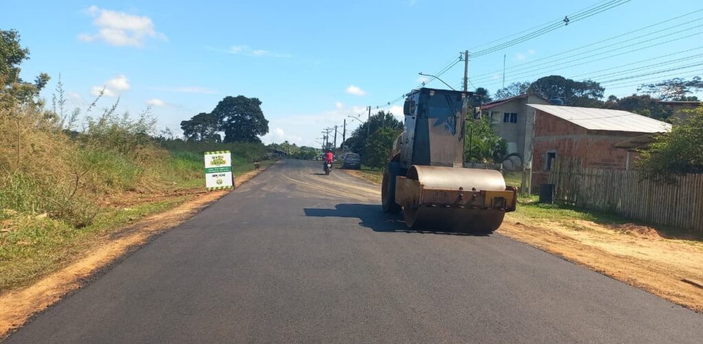 deracre-realiza-asfaltamento-e-manutencao-da-estrada-mario-lobao-em-sena-madureira