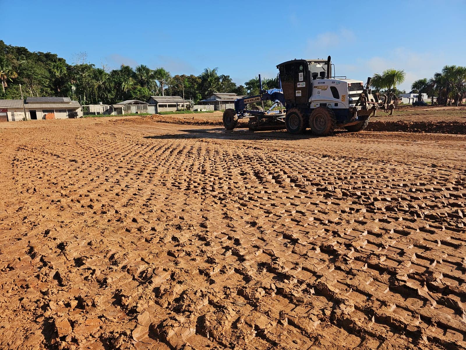 deracre-trabalha-na-terraplanagem-para-construcao-do-novo-campus-do-ifac-em-feijo