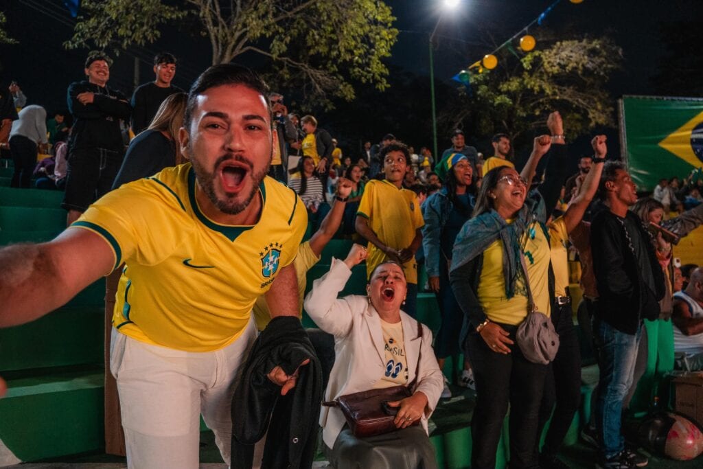 torcida-acreana-se-reune-na-concha-acustica-para-assistir-a-terceira-partida-da-copa-do-mundo