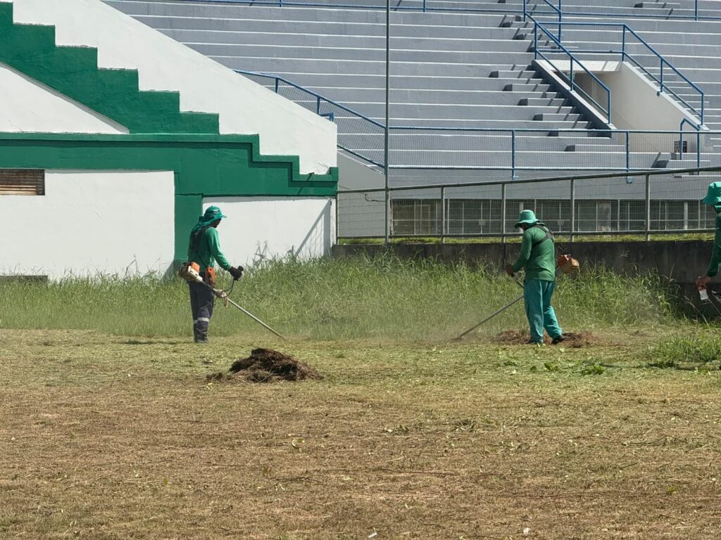deracre-intensifica-limpeza-e-manutencao-da-arena-do-jurua-para-expoacre-jurua