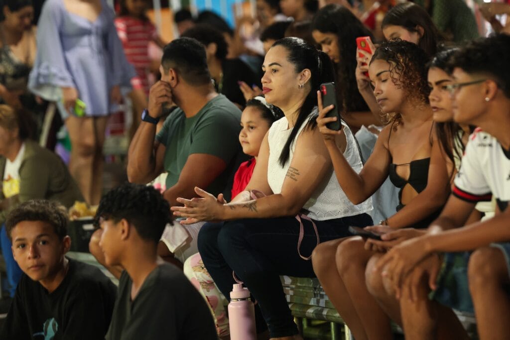 penultima-noite-do-arraial-cultural-valoriza-folguedos-populares-e-reune-familias-na-gameleira
