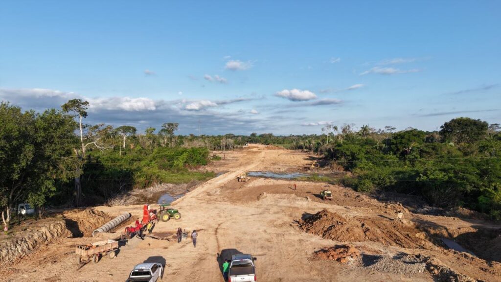 deracre-trabalha-nas-obras-do-arco-viario-de-rio-branco