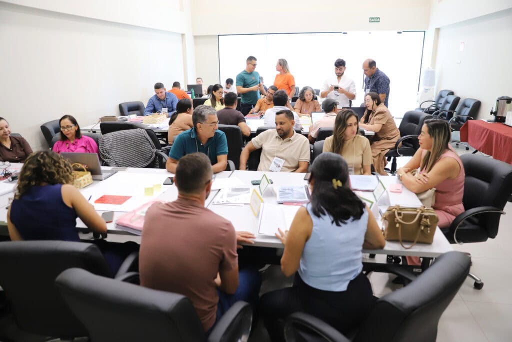 estado-e-municipios-do-acre-concluem-ciclo-de-formacao-para-elaboracao-dos-novos-planos-decenais-de-educacao