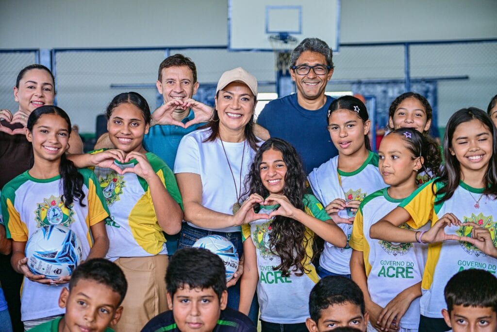 governadora-mailza-assis-entrega-revitalizacao-do-ginasio-poliesportivo-alailton-negreiros-em-cruzeiro-do-sul