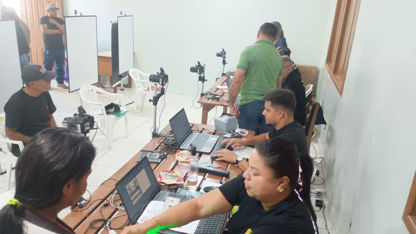 policia-civil-do-acre-realiza-210-atendimentos-para-emissao-da-nova-carteira-de-identidade-nacional-em-assis-brasil