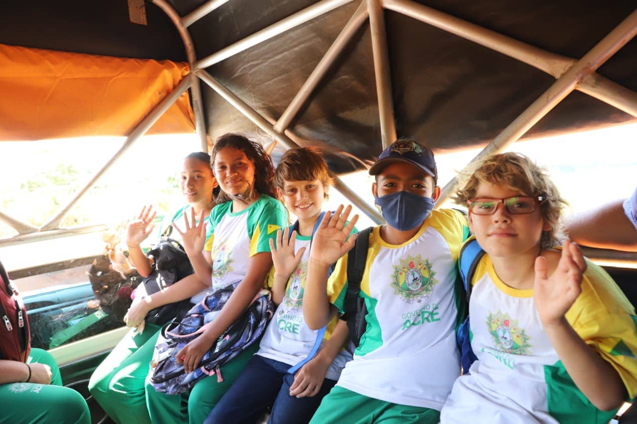 acre-aposta-no-transporte-escolar-para-vencer-distancias-na-educacao-rural