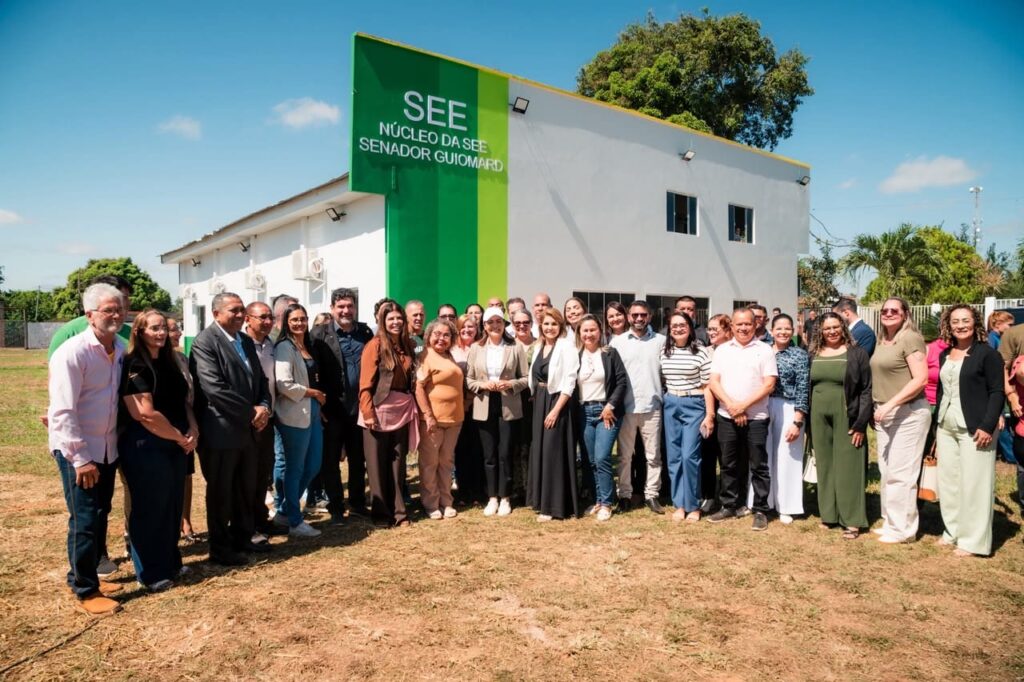 governadora-mailza-entrega-novo-nucleo-de-educacao-e-mais-de-4-mil-kits-escolares-em-senador-guiomard 
