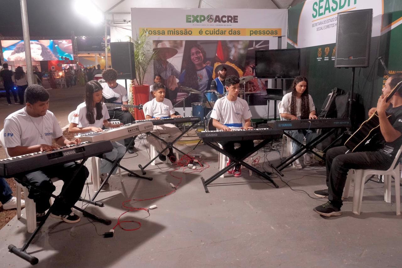 musica-transforma-vidas-e-ganha-espaco-no-estande-da-seasdh-na-expoacre-jurua
