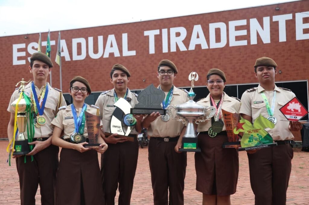 colegio-militar-tiradentes-celebra-exitos-de-alunos-em-conquista-de-medalhas