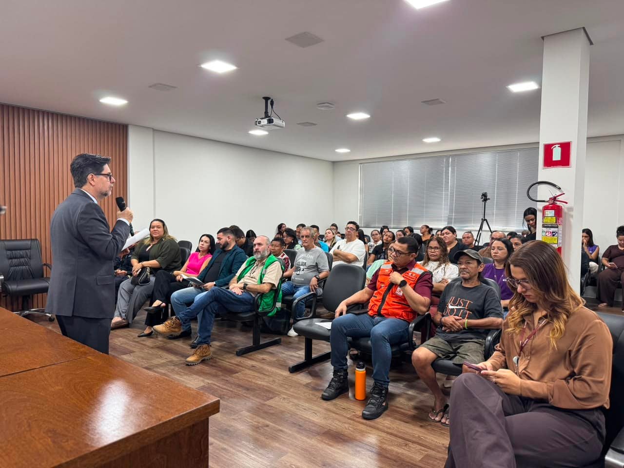 assistencia-social-participa-de-audiencia-publica-sobre-moradia-digna-e-enfrentamento-ao-uso-de-drogas
